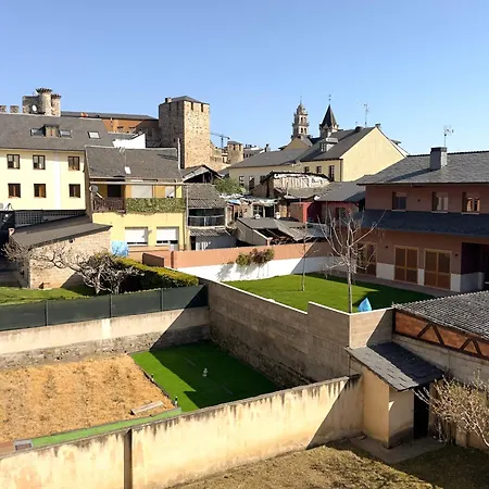 Appartement Junto Al Castillo De Ponferrada, Luminoso Y Tranquilo *